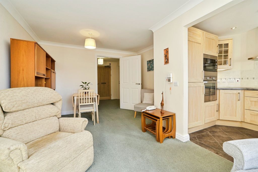 Property photo 2 of 10