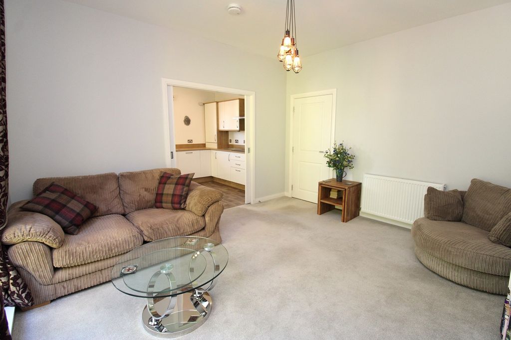 Property photo 3 of 12 Lounge