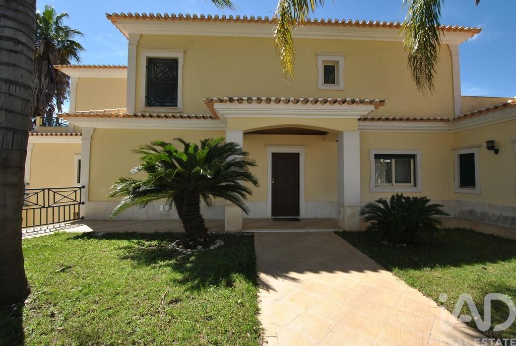 Property photo 2 of 35