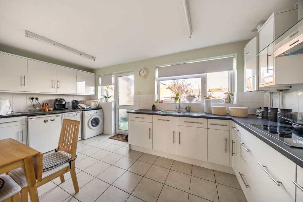 Property photo 2 of 14 12299845
