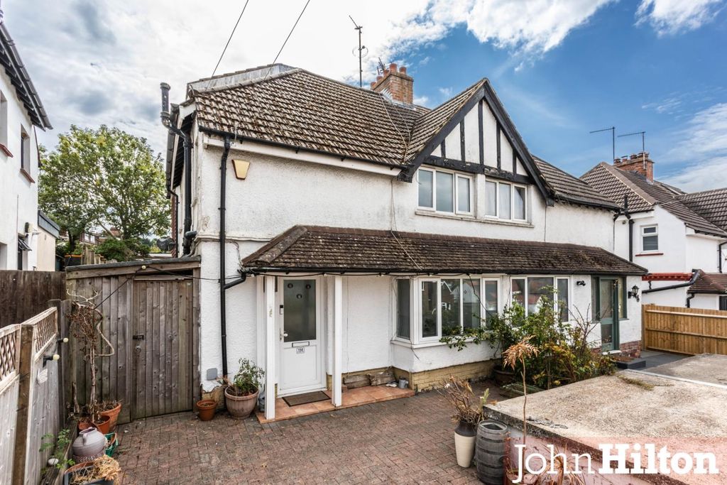 Property photo 1 of 28 Carden Avenue36.Jpg