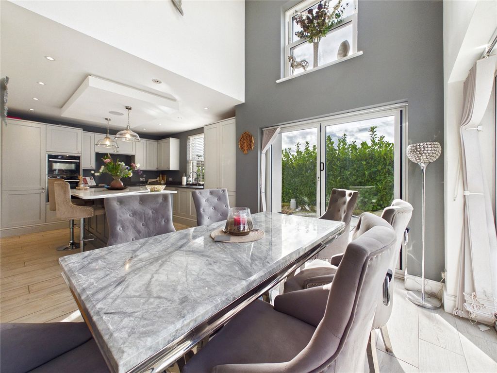 Property photo 2 of 42 Picture No. 27