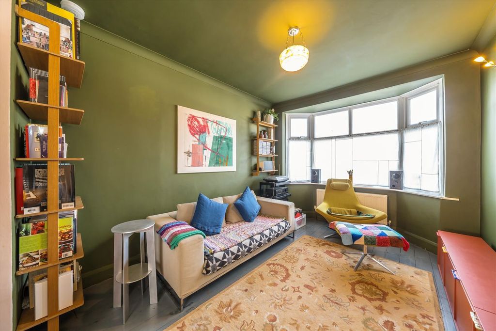 Property photo 2 of 7