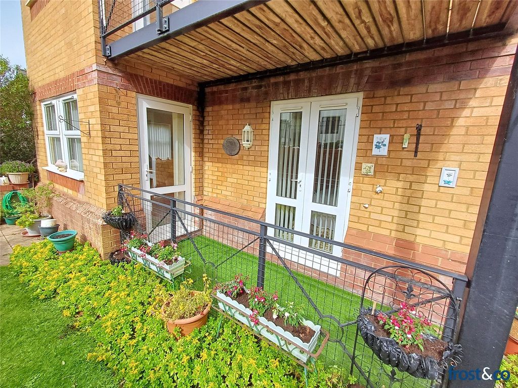 Property photo 2 of 19 Grosvenor Heights