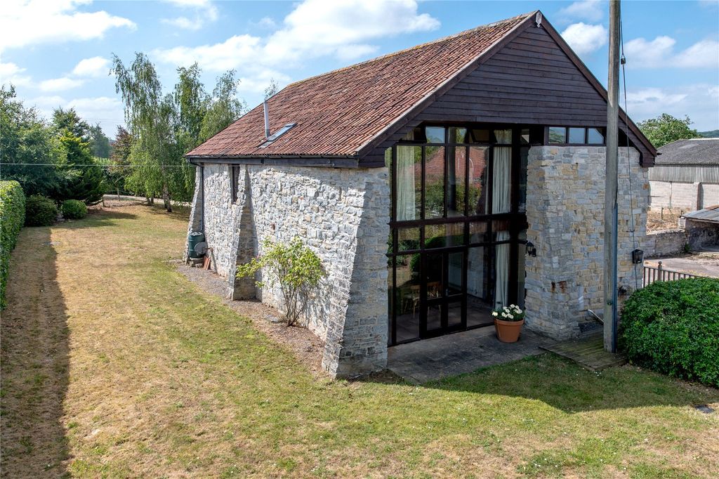 Property photo 2 of 21 Picture No. 01