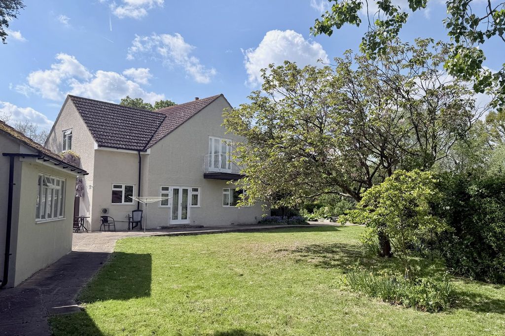 Property photo 2 of 34