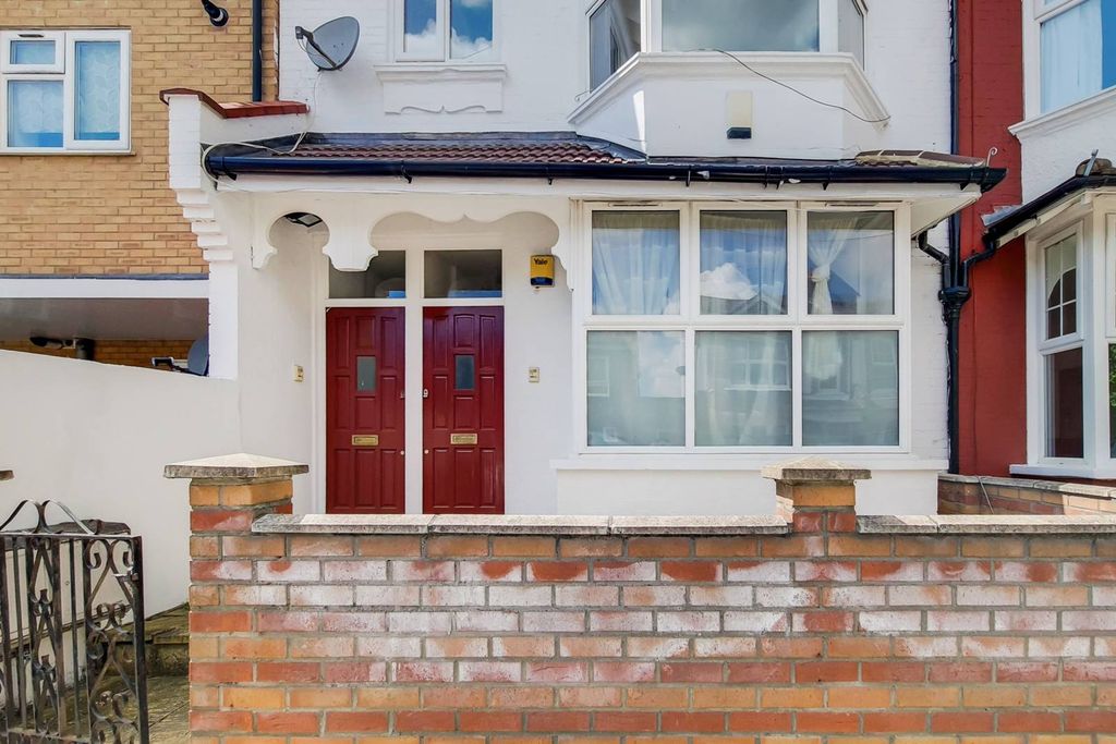 Property photo 2 of 12