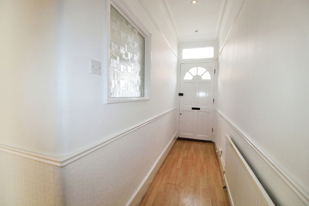 Property photo 2 of 28 Gallery