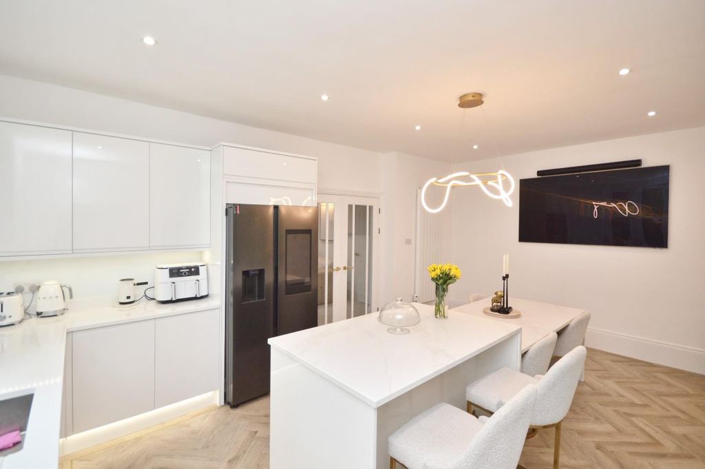 Additional image 5 of 2 bed flat for saleBath Road, Bitton, Bristol BS30