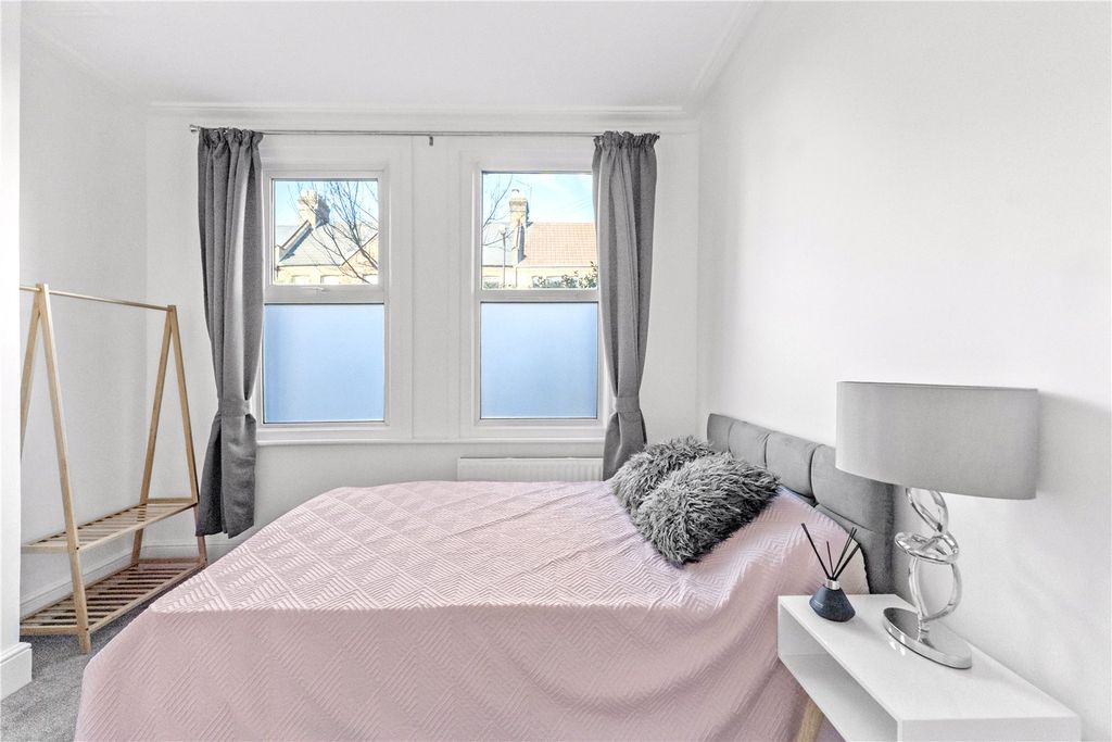 Property photo 2 of 16 Picture No. 03