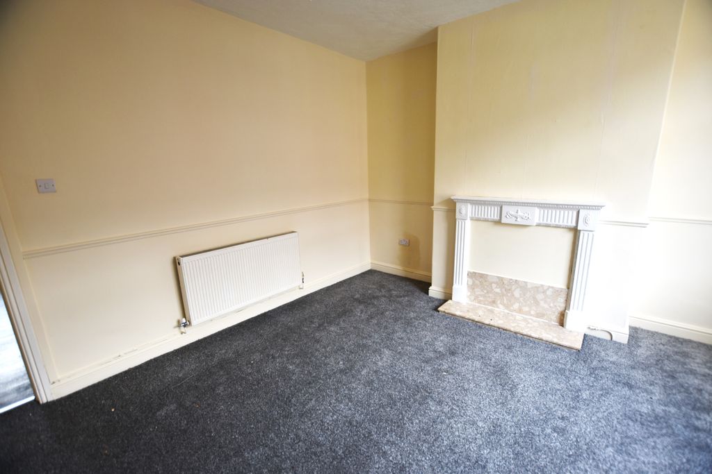 Property photo 2 of 11 1
