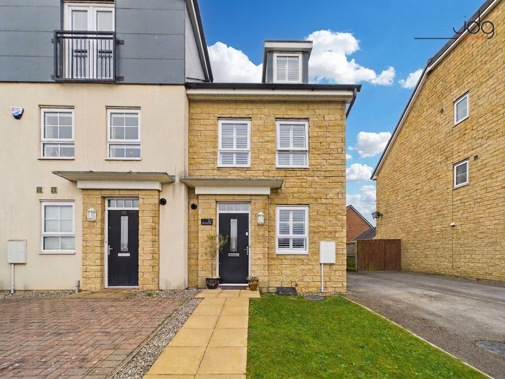 Property photo 1 of 15 Welcome To New Quay Road