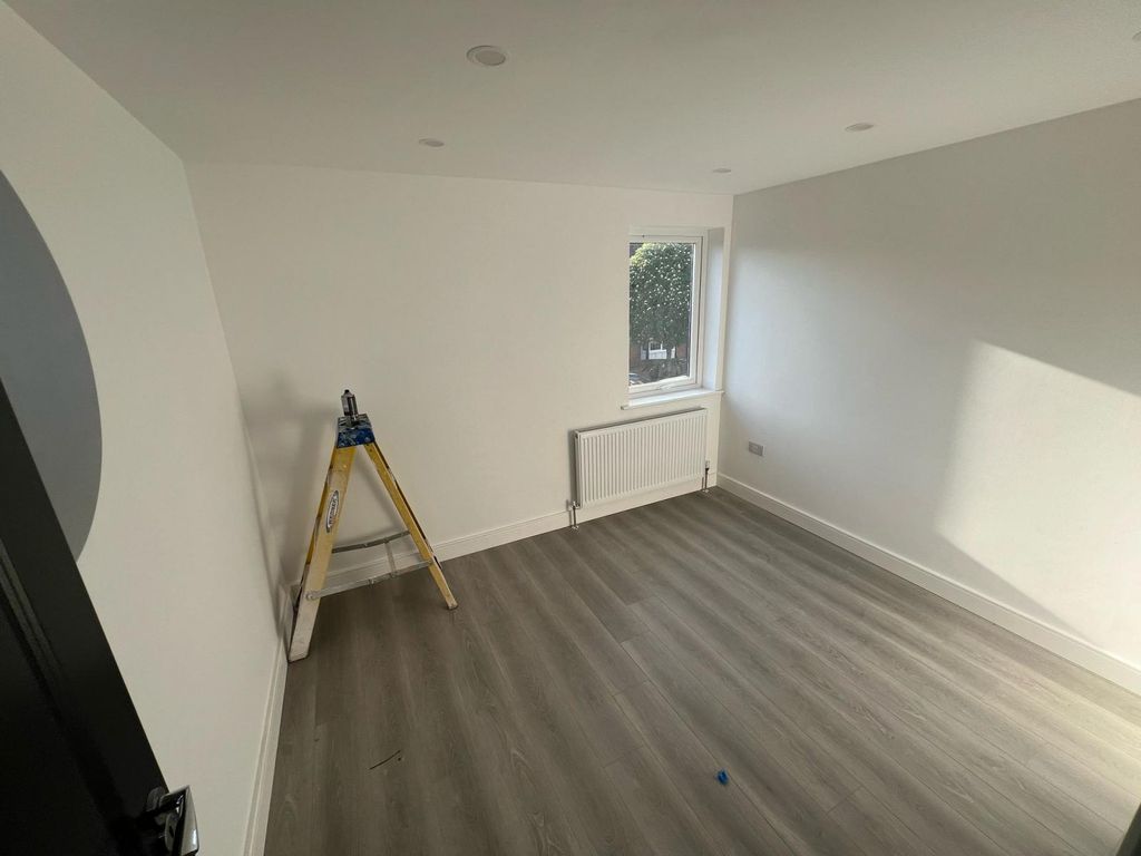 Property photo 3 of 23 Gallery