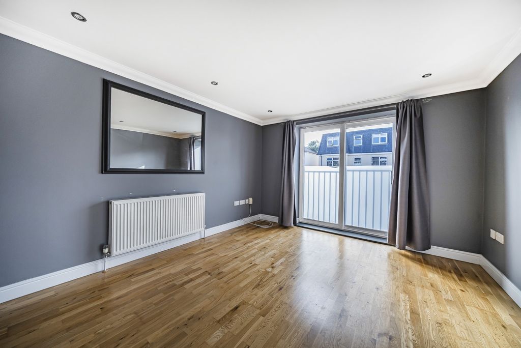 Property photo 2 of 17 4456242