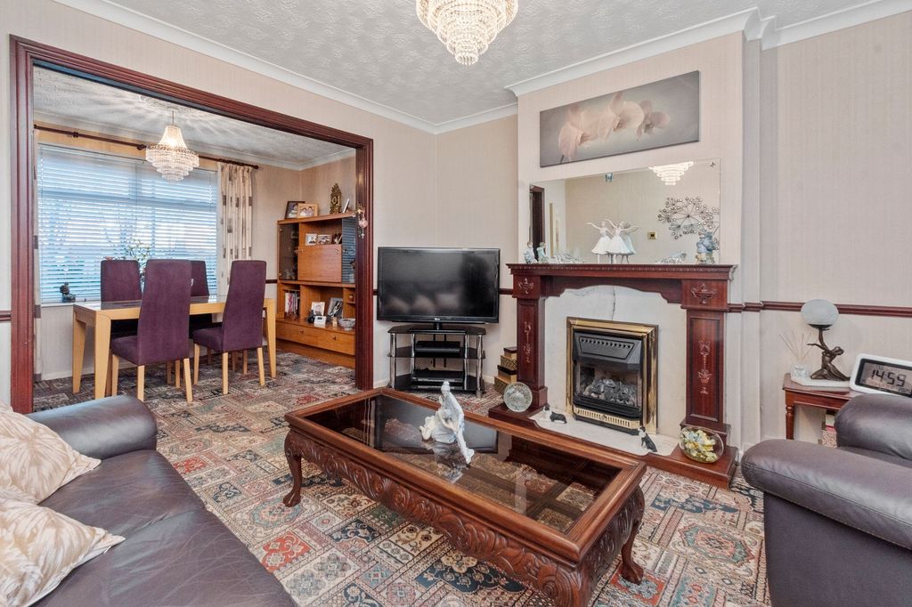 Property photo 2 of 26