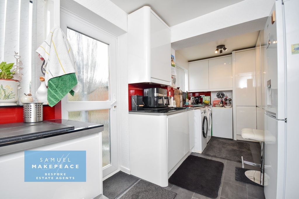 Property photo 3 of 18 Gallery