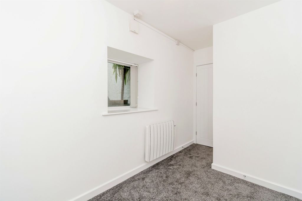 Property photo 2 of 9 Image