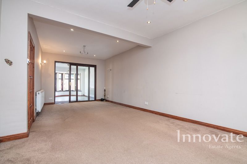 Property photo 3 of 19 Photo 8