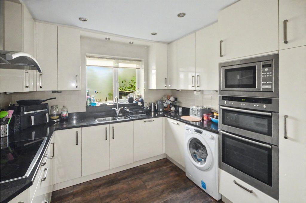 Property photo 2 of 12 Picture No. 31