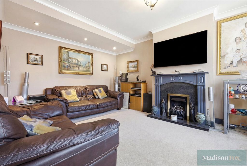 Property photo 3 of 24 Picture No. 07