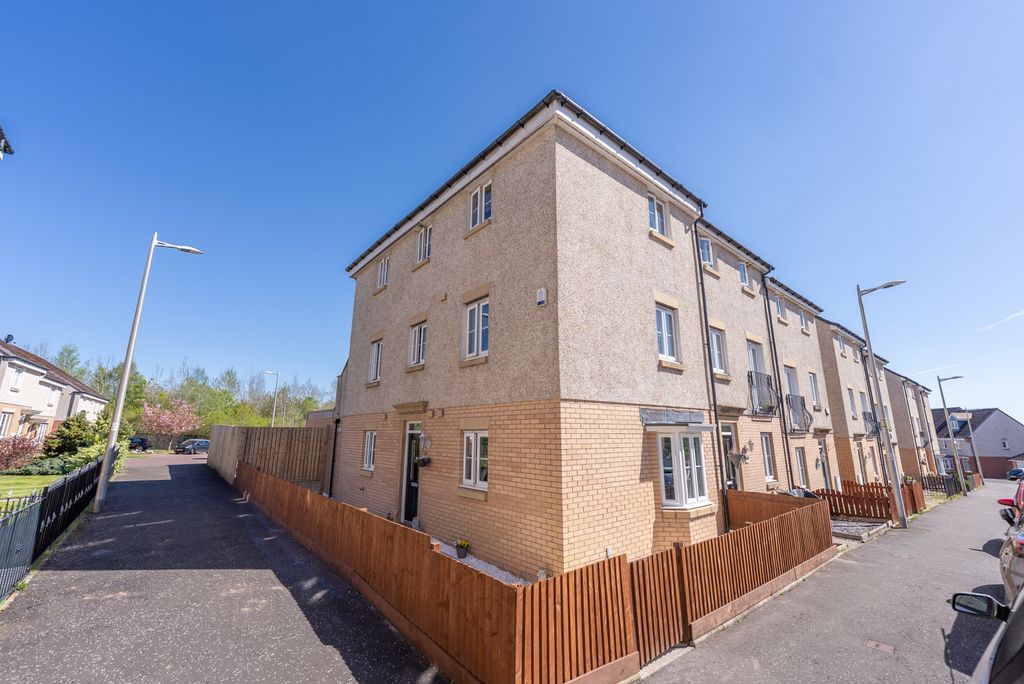 Property photo 1 of 52 4Â Bedroom Town House For Sale