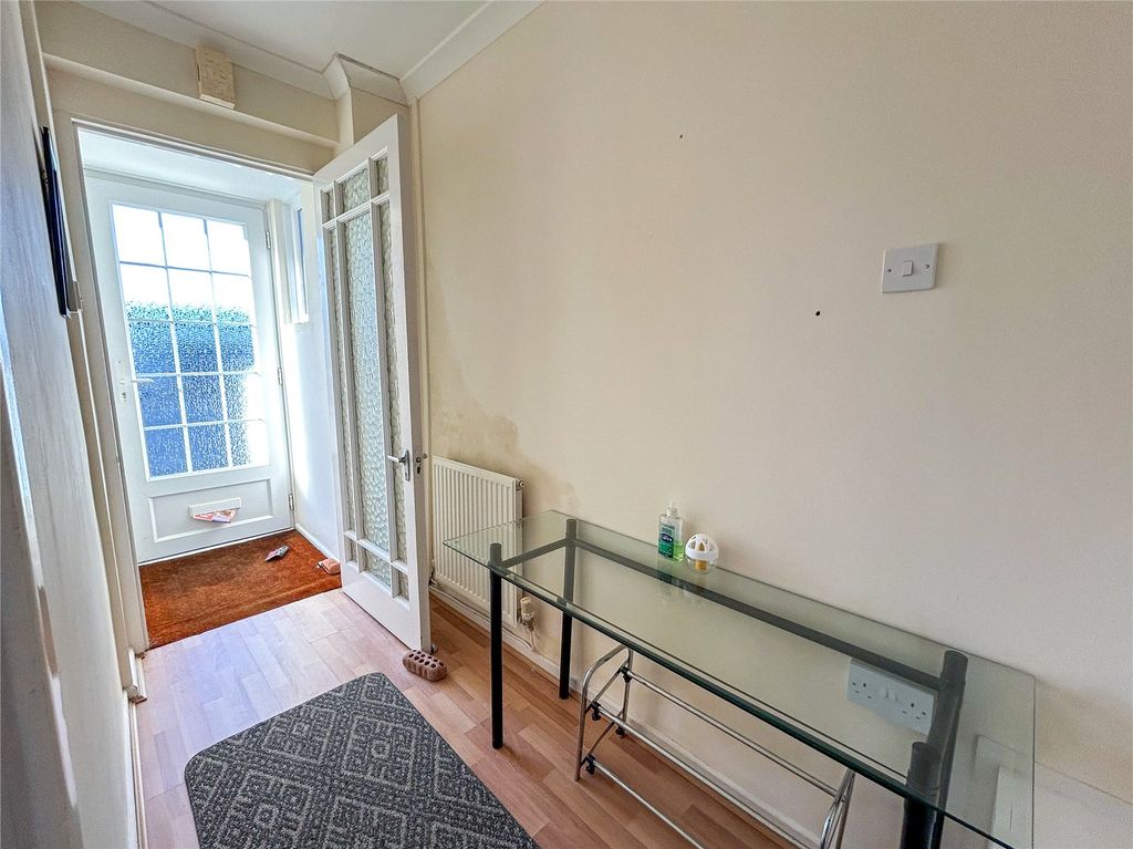Property photo 2 of 17 Picture No. 14