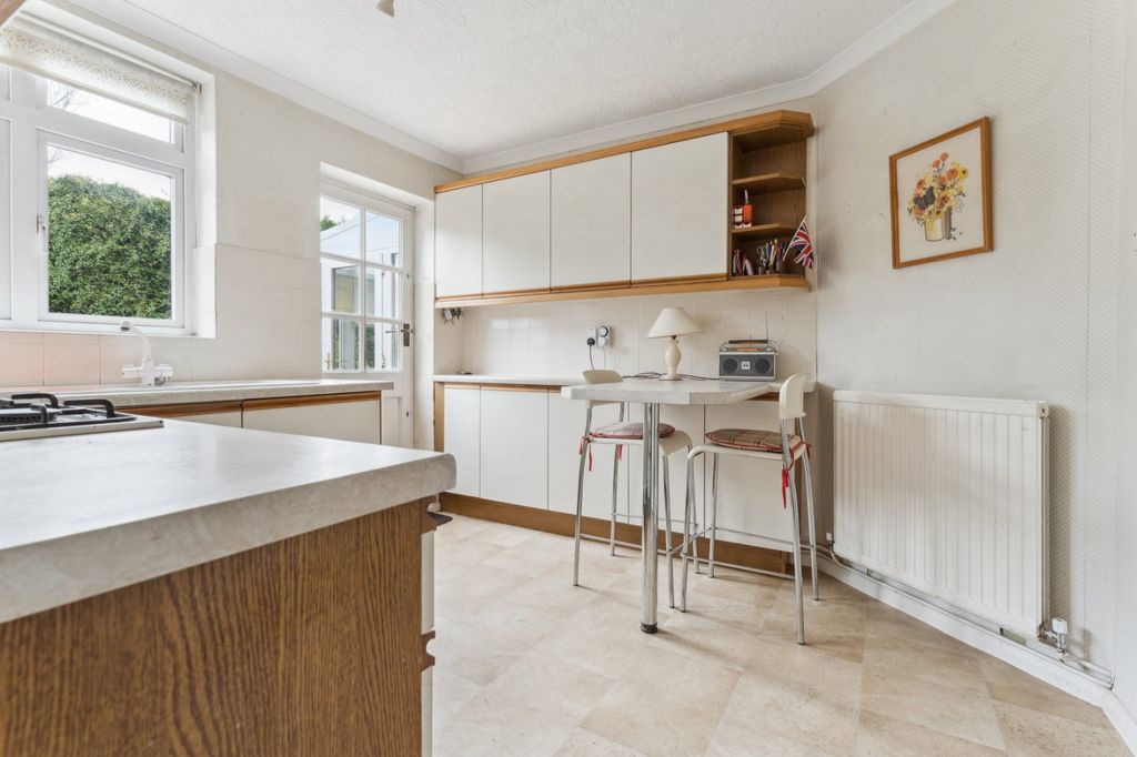 Property photo 3 of 29 Kitchen