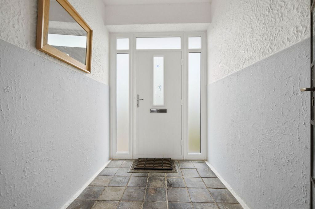 Property photo 2 of 43