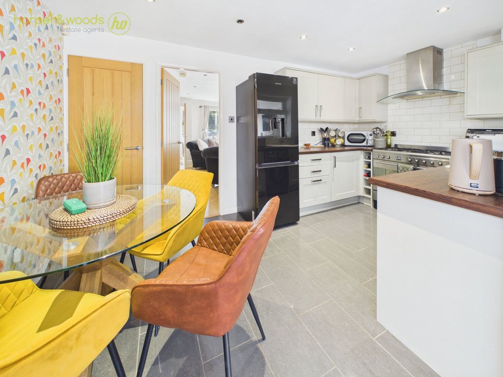 Property photo 2 of 42