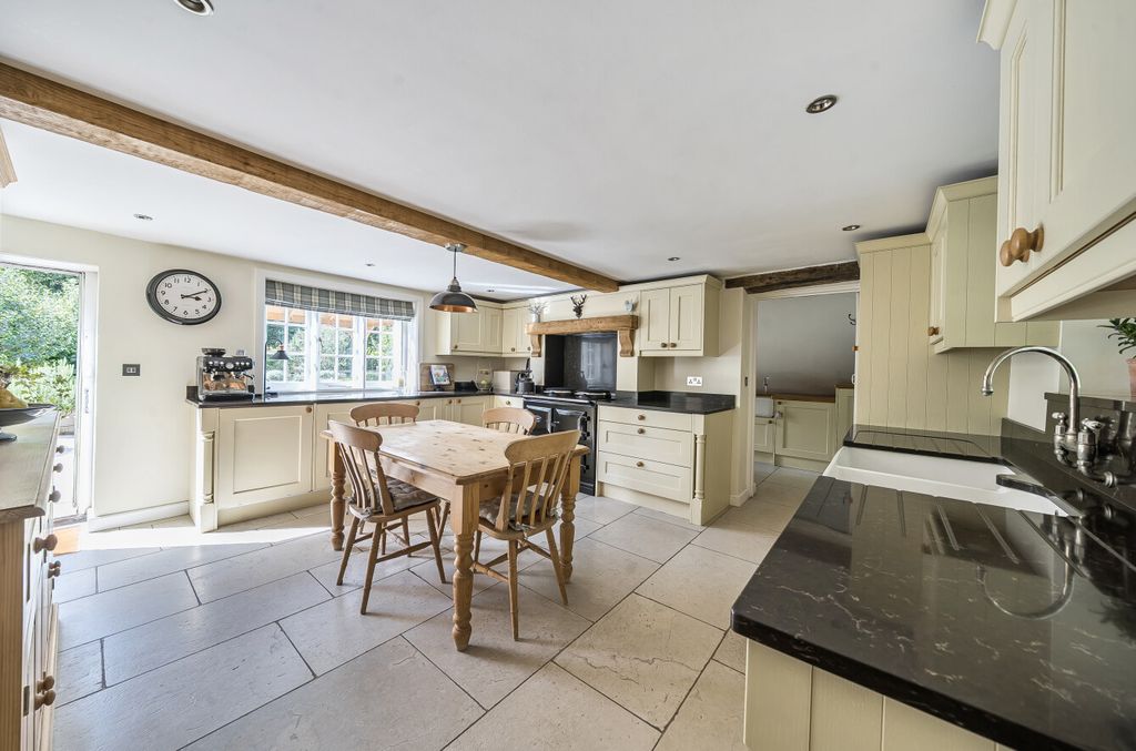 Property photo 3 of 17 1348713-8-68Beec9...