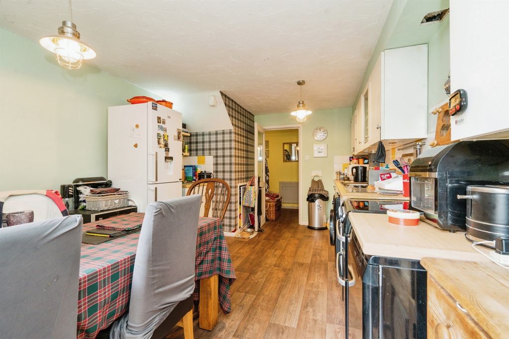 Property photo 3 of 16