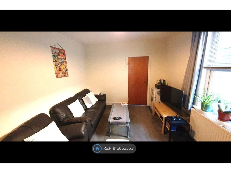 Property photo 2 of 9 Lounge - Photo 2