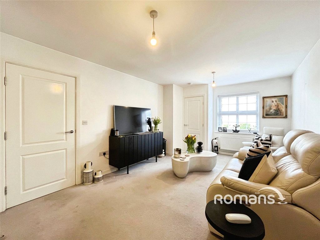 Property photo 3 of 8 Picture No. 10