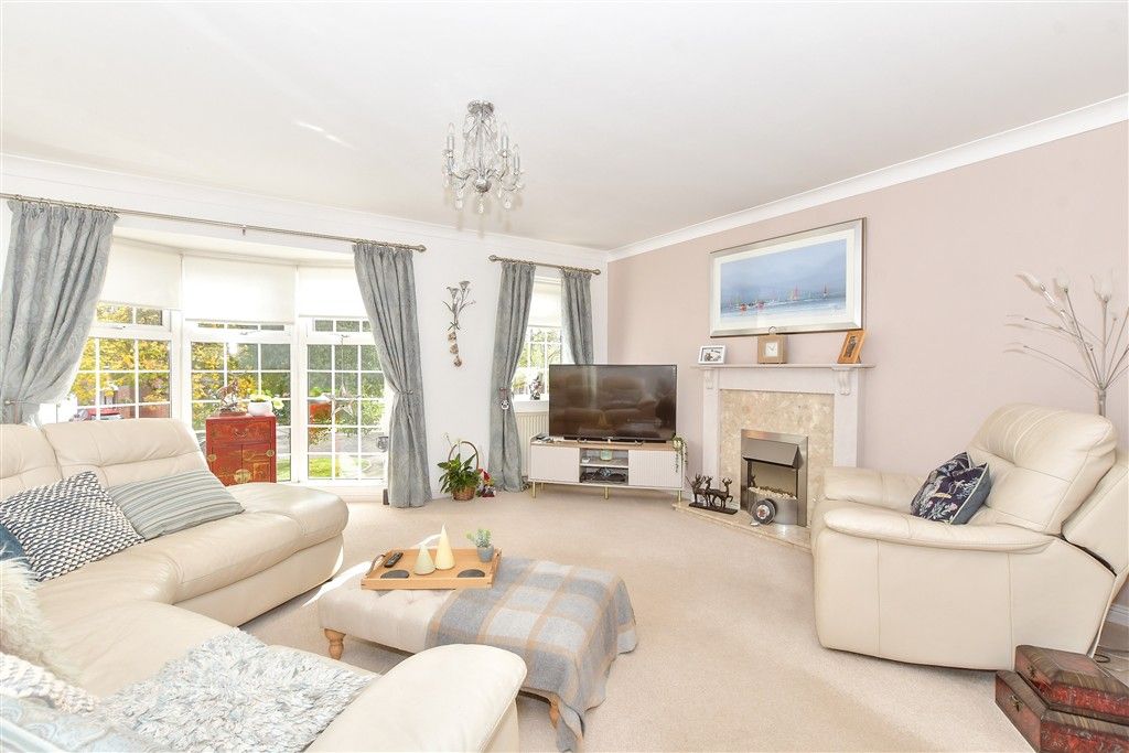 Property photo 3 of 11 Lounge/Diner