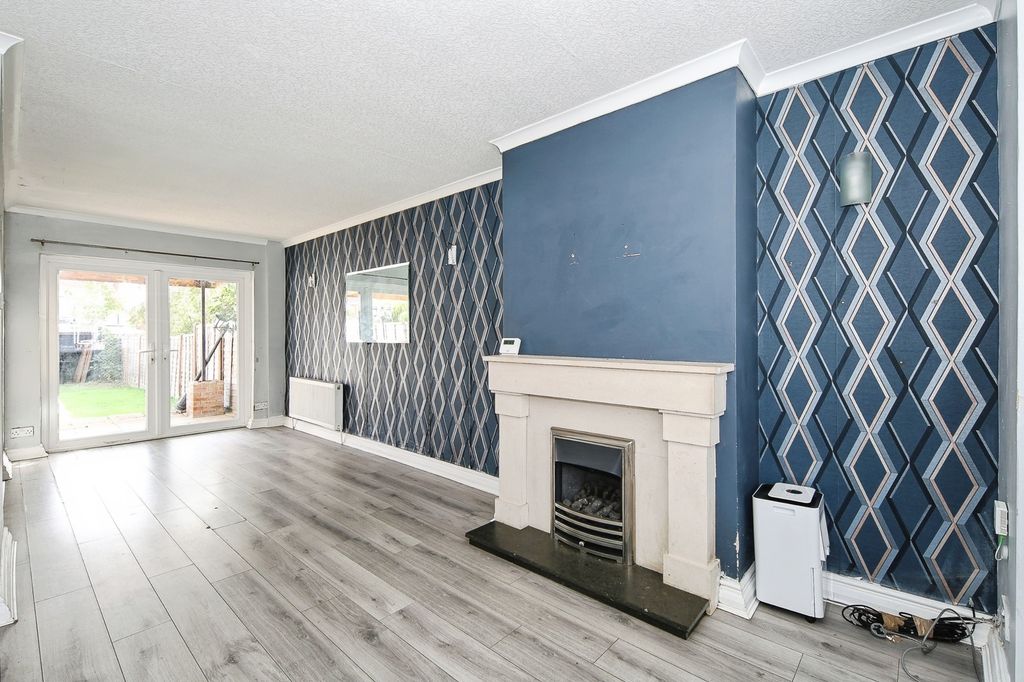 Property photo 3 of 16 Pbox-Img.Jpg