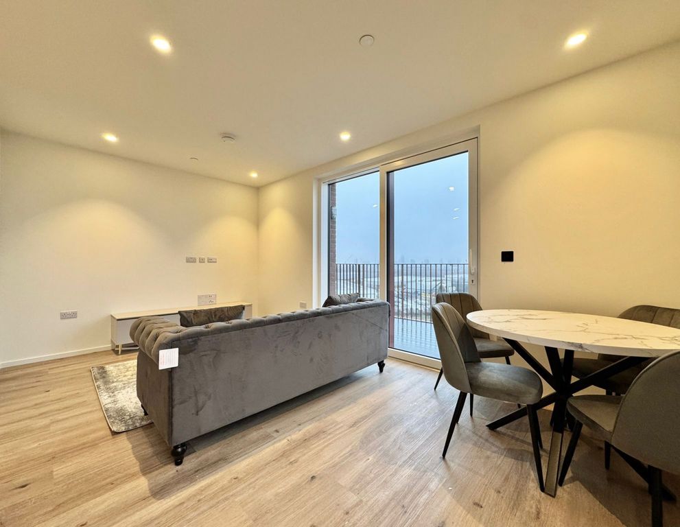 Property photo 2 of 12 Gallery