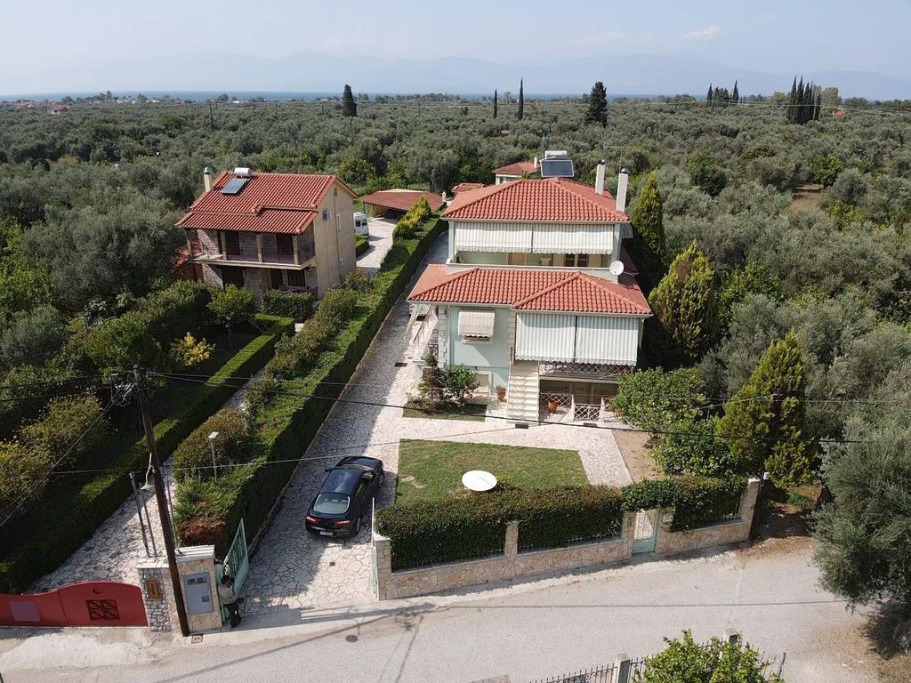 Property photo 2 of 50
