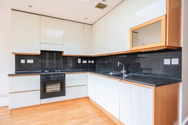 Property photo 2 of 19 Kitchen