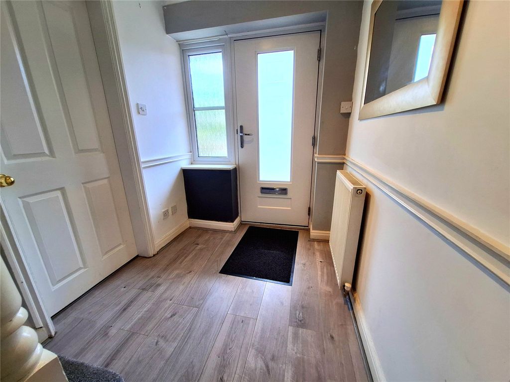 Property photo 2 of 27 Picture No. 13