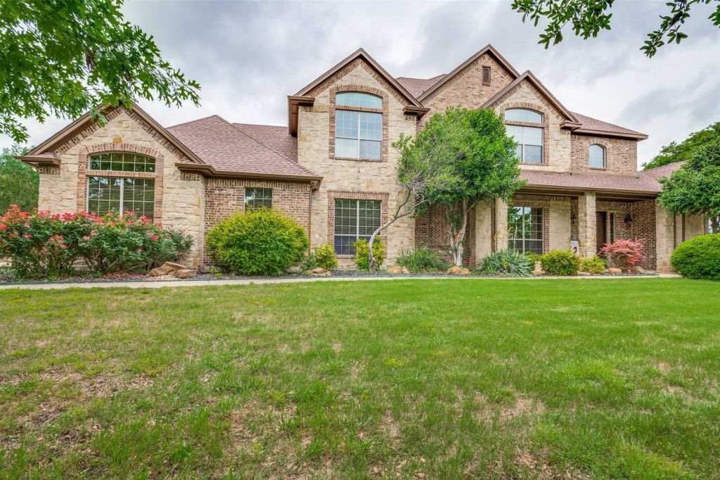 Property photo 1 of 24