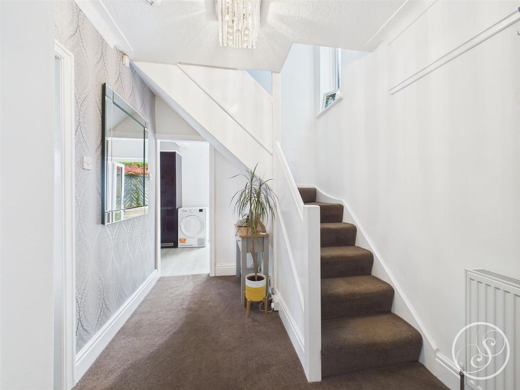 Property photo 3 of 20 Hallway
