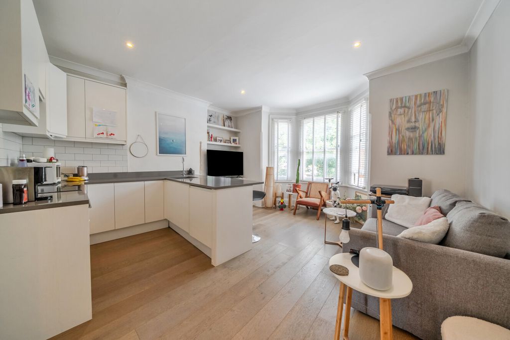 Property photo 1 of 12 1511284-9-6A858A3...