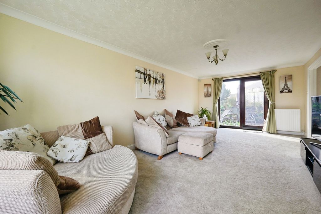 Property photo 2 of 28 Pbox-Img.Jpg