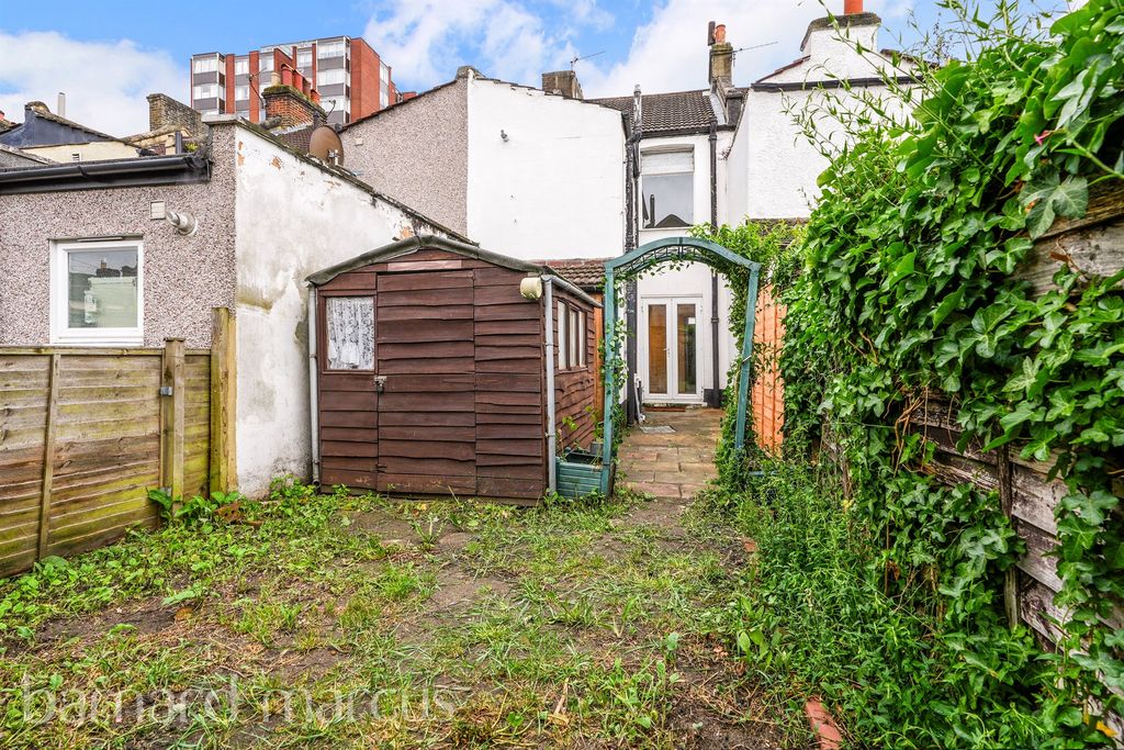 Property photo 3 of 17