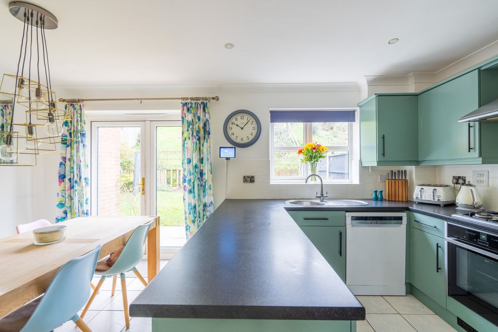 Property photo 3 of 18