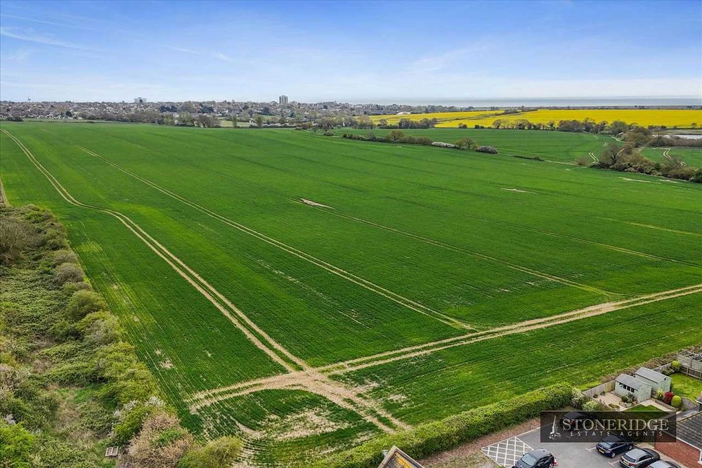 Property photo 3 of 25