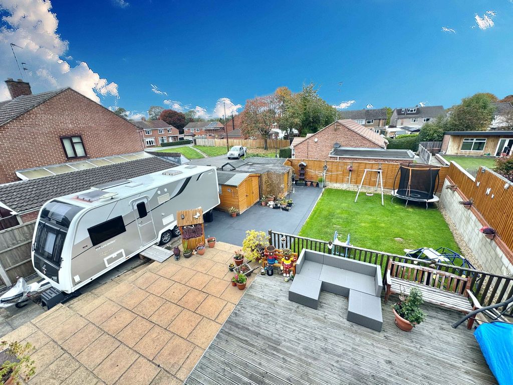 Property photo 2 of 28