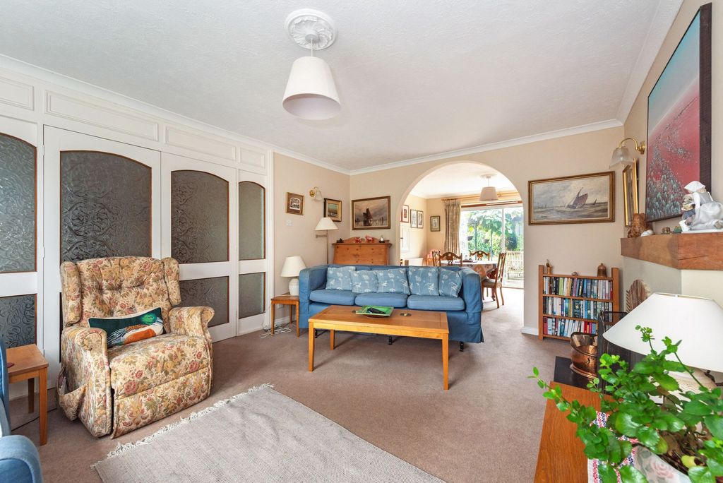 Property photo 2 of 25