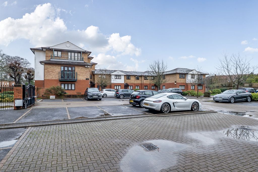 Property photo 1 of 11 Exterior