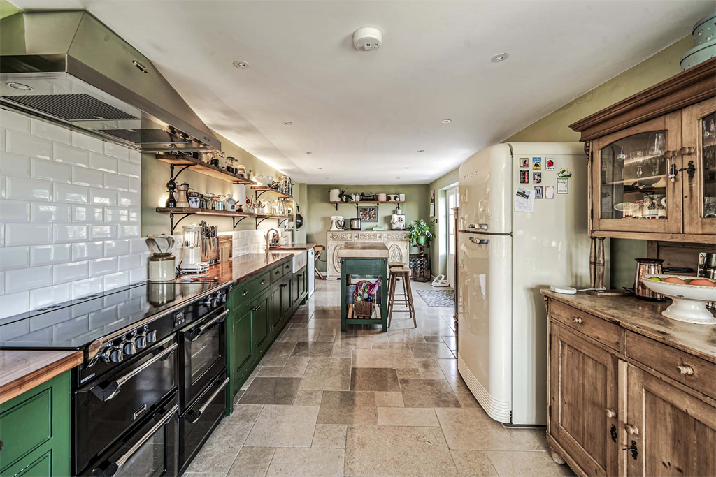 Property photo 3 of 26